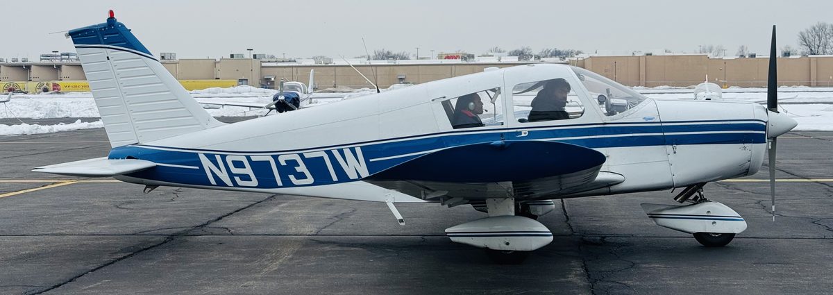Azzurra's Piper Cherokee N9737W on the ramp